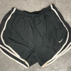 Nike Women's Dry Tempo Shorts